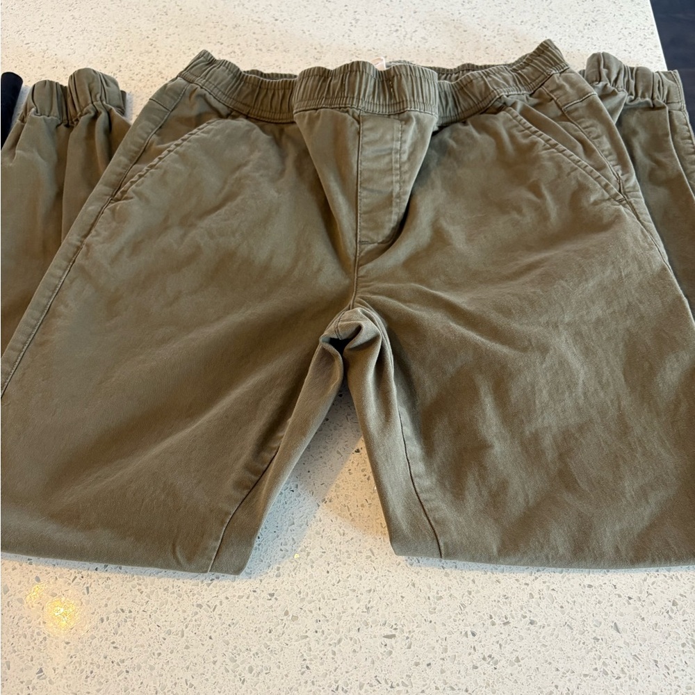 2 pairs of tentree Olive Green and black joggers
